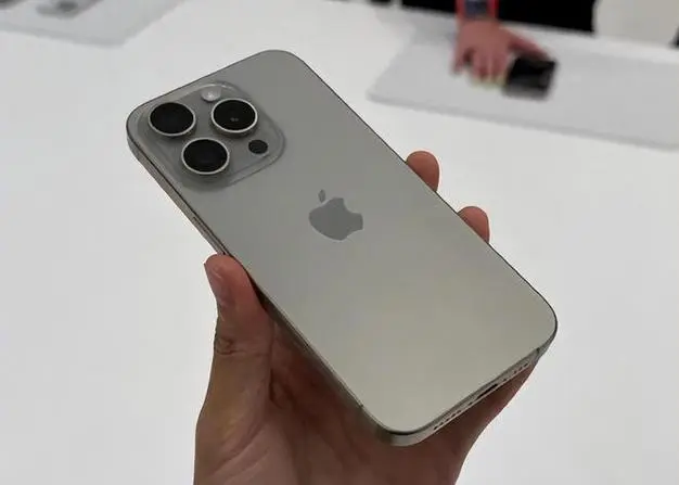 被三星嚇到了！蘋果也將推AI手機