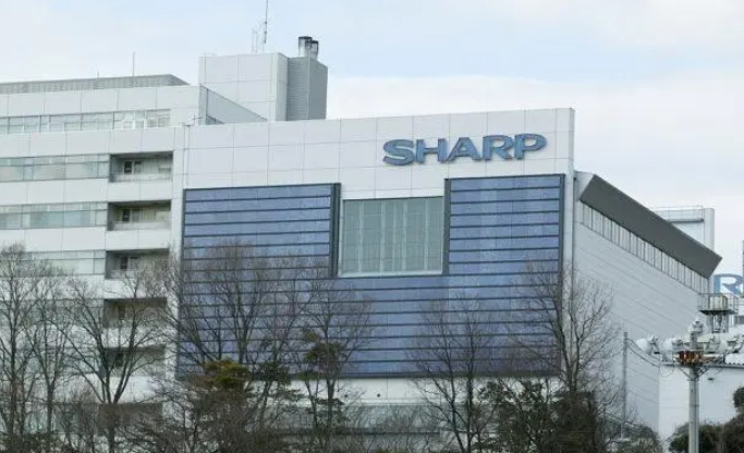 日本面板巨頭：減產中小尺寸面板，考慮出售半導體業務