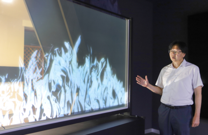 全球首款100英寸納米透明屏幕研發成功