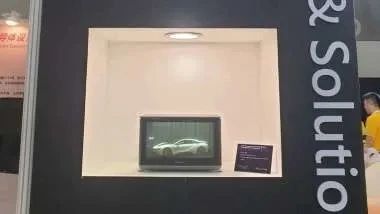 住友化學子公司開發出玻璃型透明LED顯示器，有望為Micro LED帶來新動能