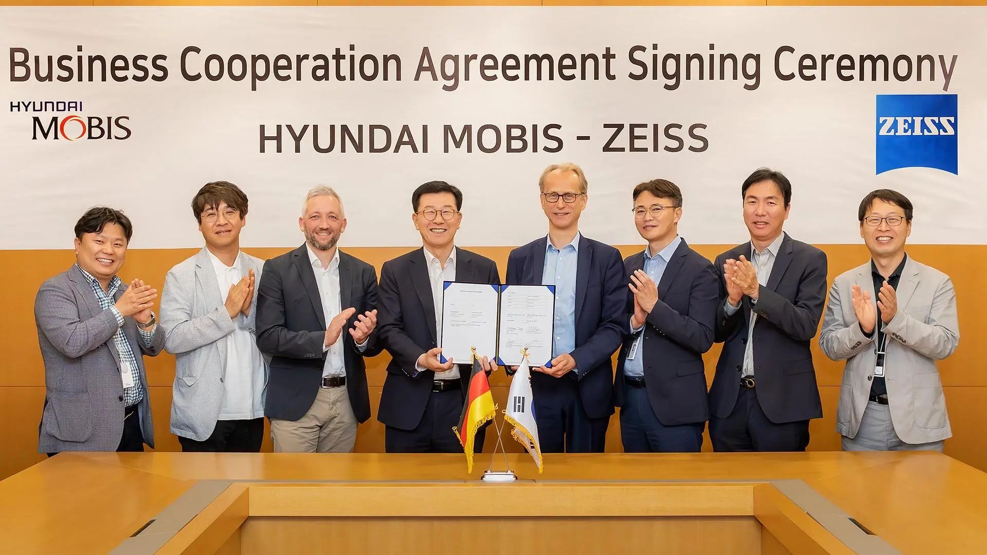 現(xiàn)代摩比斯、蔡司就車用透明全息顯示器展開(kāi)合作