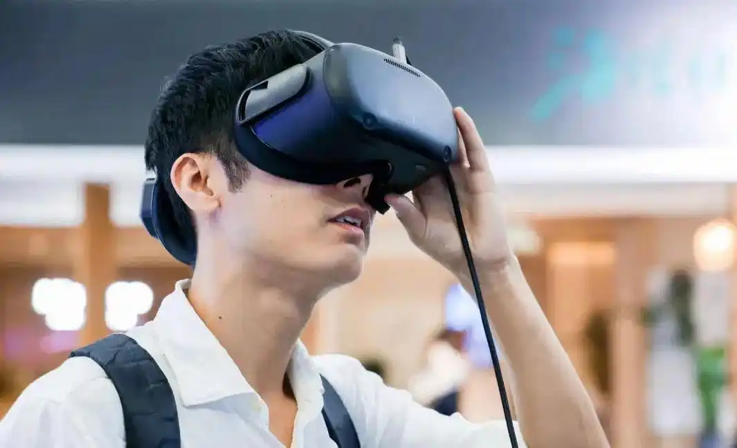 AI眼鏡有潛力復刻TWS耳機 MicroOLED成AR顯示終極方案|直擊SEMICON China