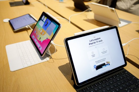 蘋果據悉計劃2026年初發布新款MacBook Pro、iPhone 17e和iPad