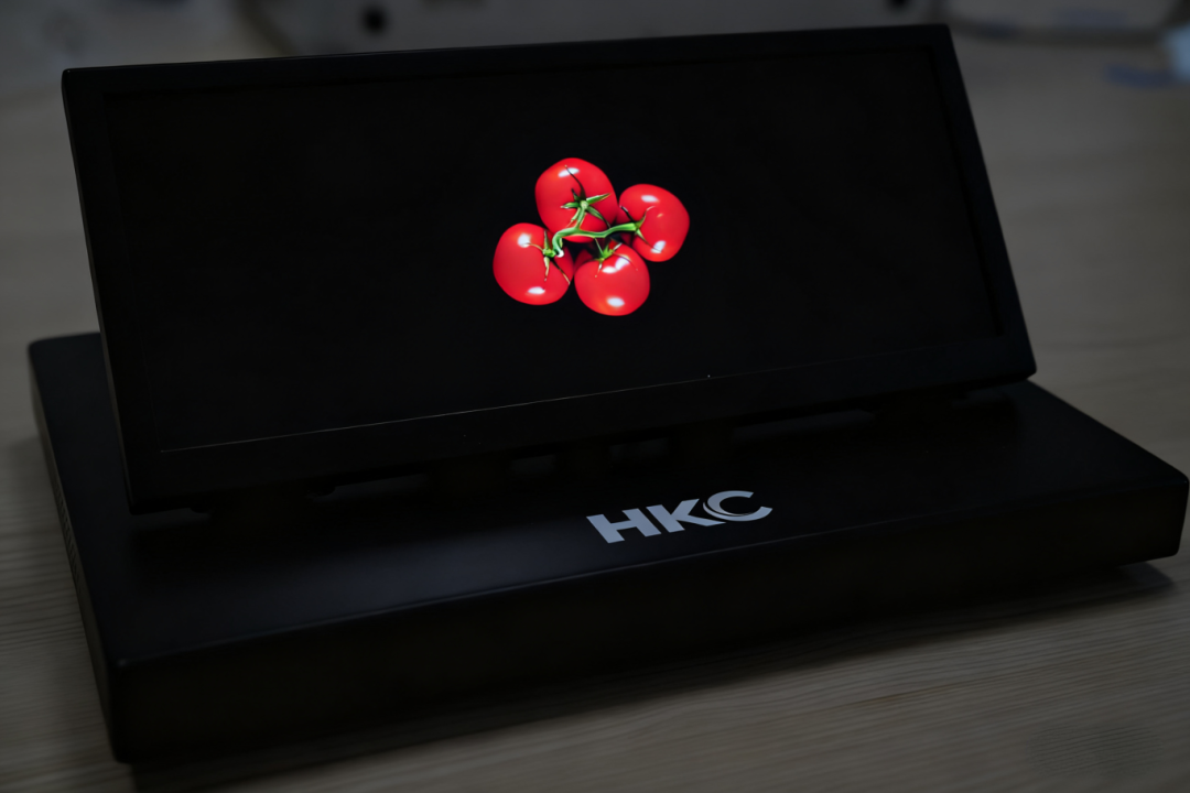 HKC惠科車載顯示技術新突破！12.3英寸COB產品重磅登場，重構視覺體驗