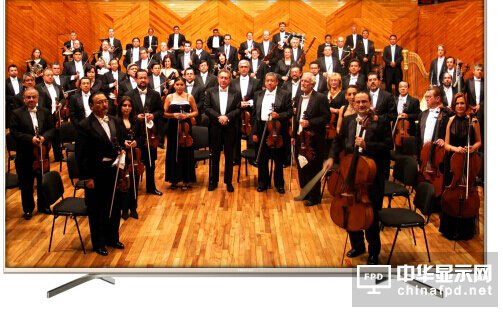 海信MU7000系列ULED超畫質電視采用第三代ULED動態背光控制技術，搭載海信自主研發的畫質增強處理芯片，具有分區動態背光控制、圖像分區對比度增強、高色域及三維色彩還原、MEMC運動補償、4K2K超解像處理，并支持全程HDR的解碼處理及顯示。海信ULED不僅贏得了法國、德國等諸多權威媒體&ldquo;六顆星&rdquo;的最高評價，也得到了美國消費電子協會、歐洲Digital Europe、UHD聯盟三大4K國際標準認證。