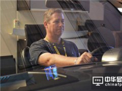 新興汽車(chē)顯示技術(shù)讓駕駛者不做&ldquo;低頭族&rdquo;