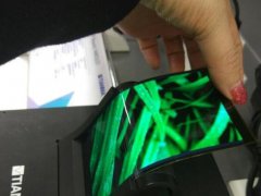 天馬威武！國產(chǎn)OLED柔性屏公開展出