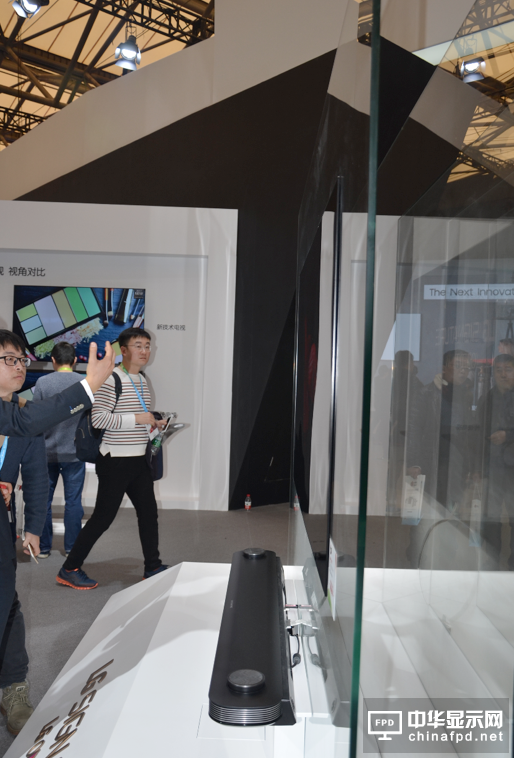 LG璽印OLED電視W7亮相AWE 面板厚度只有2.57mm