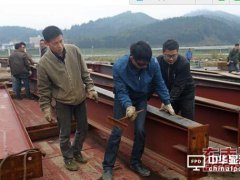 歐浦登：加快大尺寸電容式觸摸屏項目建設