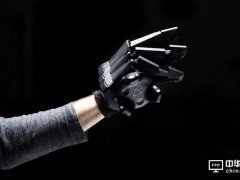 帶上VR手套 在游戲世界感受到真實的觸感和動作