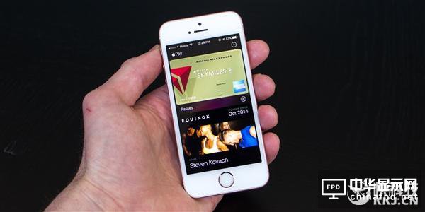 iPhone SE 2真機首曝！玻璃材質(zhì)＋垂直雙攝