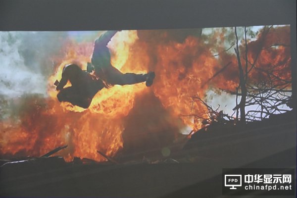 9999元小米米家激光電視體驗(yàn)：玩的不是電視 是米粉